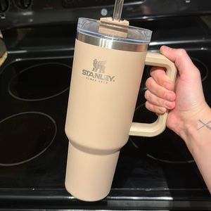 STANLEY 40OZ TRAVEL QUENCHER